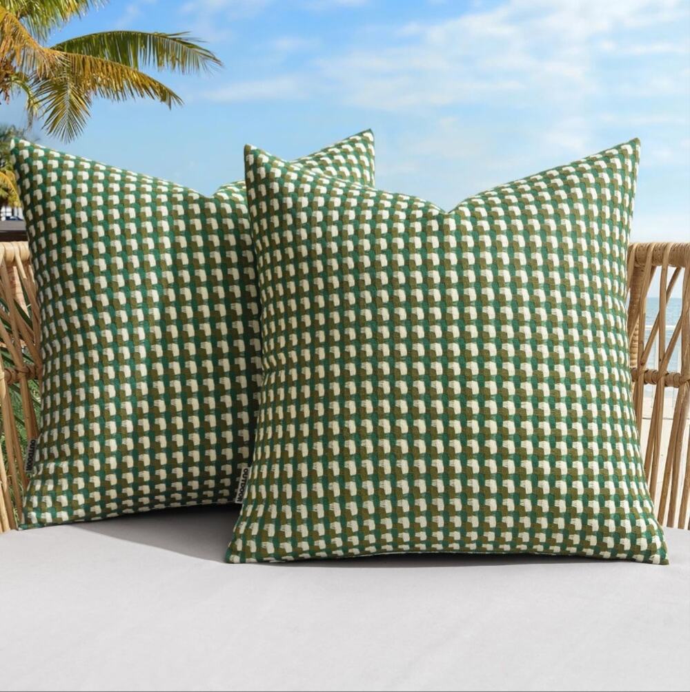 MIULEE Outdoor Geometric Green and Ivory Pillow Covers Size: 18x18 2Pack